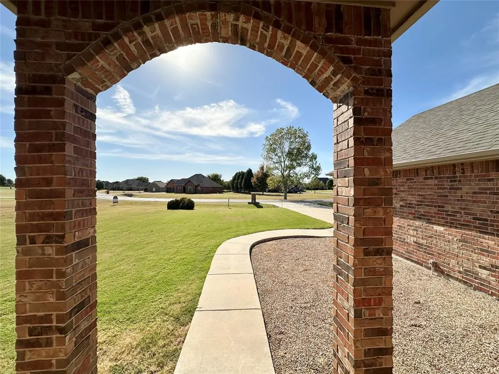 Photo 3 — 129 Lake Shore Drive, Shawnee, OK 74804