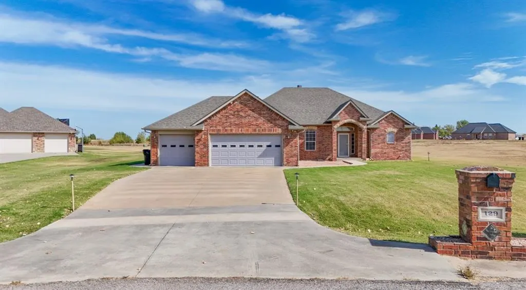 Front exterior — 129 Lake Shore Drive, Shawnee, OK 74804