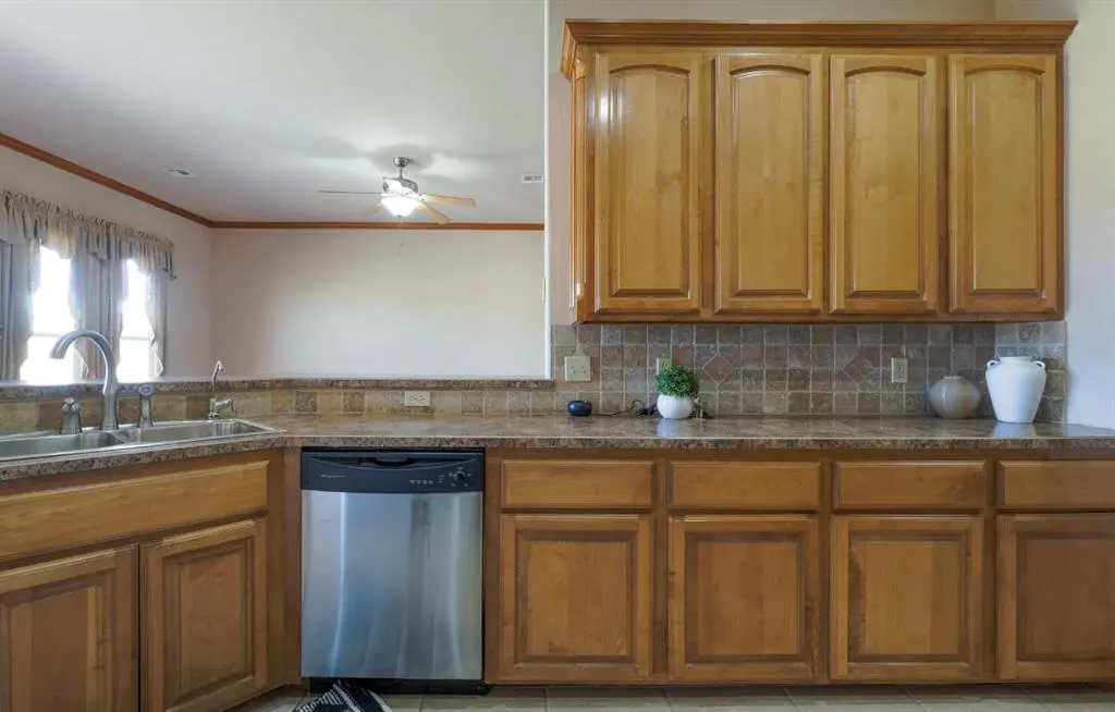 Photo 12 — 129 Lake Shore Drive, Shawnee, OK 74804