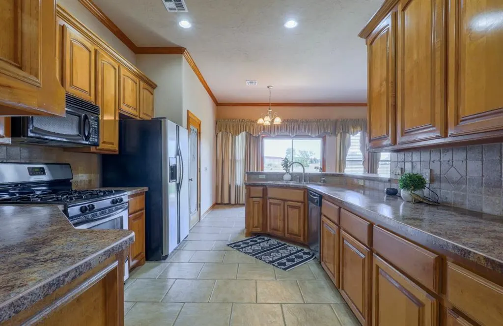 Photo 10 — 129 Lake Shore Drive, Shawnee, OK 74804