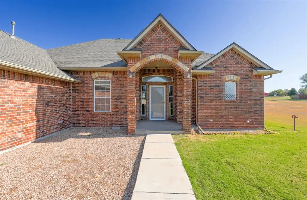 Photo 2 — 129 Lake Shore Drive, Shawnee, OK 74804