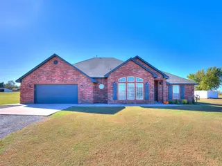 Sold home at 817 N Country Club Road