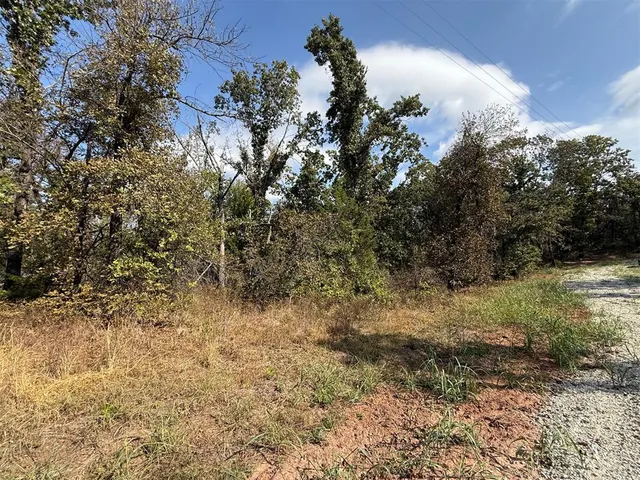 Photo 4 — 14 West Street, Noble, OK 73068