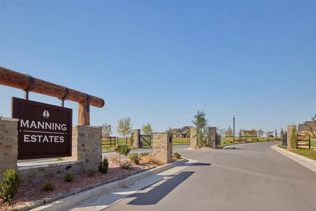 Photo 5 — 11808 Thomas Trail, Oklahoma City, OK 73173