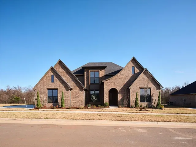 Photo 4 — 11808 Thomas Trail, Oklahoma City, OK 73173