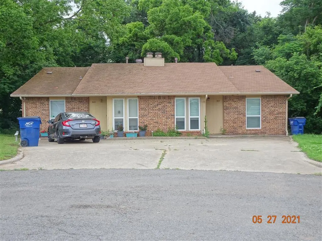 Front exterior — 905 Aspen Court 905, Noble, OK 73068