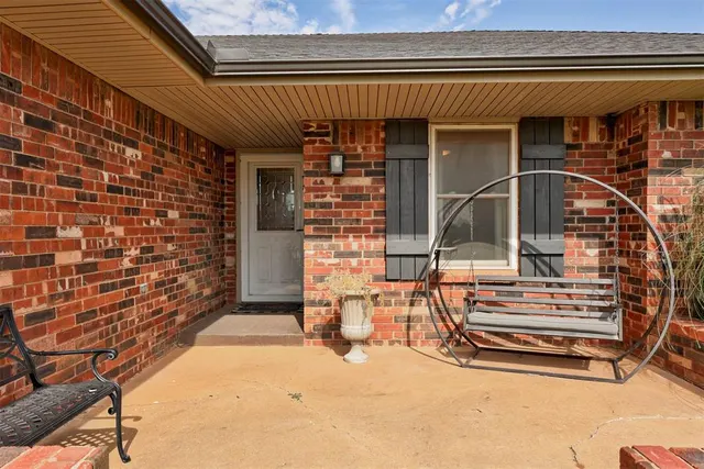 Photo 4 — 1020 Robin Lane, Kingfisher, OK 73750