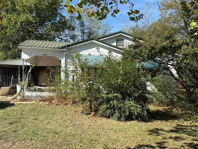 Photo 2 — 207 N Ninth Street, Okemah, OK 74859