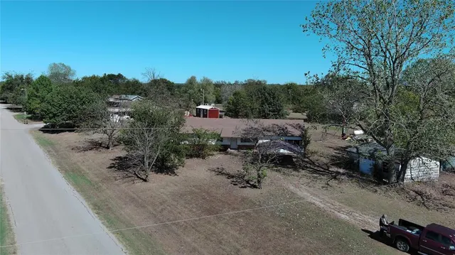 Photo 4 — 514 Jerry Lane Street, Maud, OK 74854