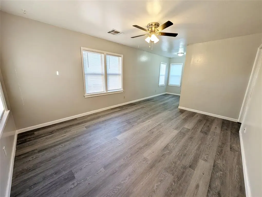 Photo 3 — 221 E Myrtle Drive, Oklahoma City, OK 73110