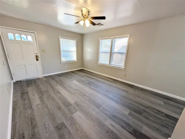 Photo 4 — 221 E Myrtle Drive, Oklahoma City, OK 73110