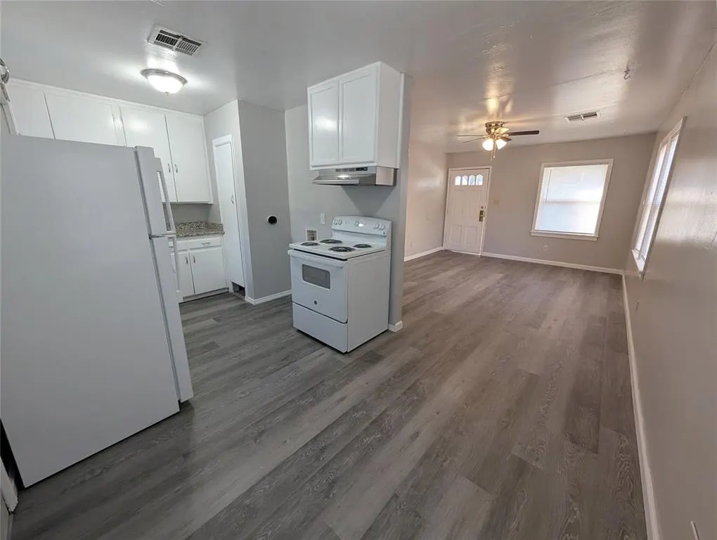 Photo 5 — 221 E Myrtle Drive, Oklahoma City, OK 73110