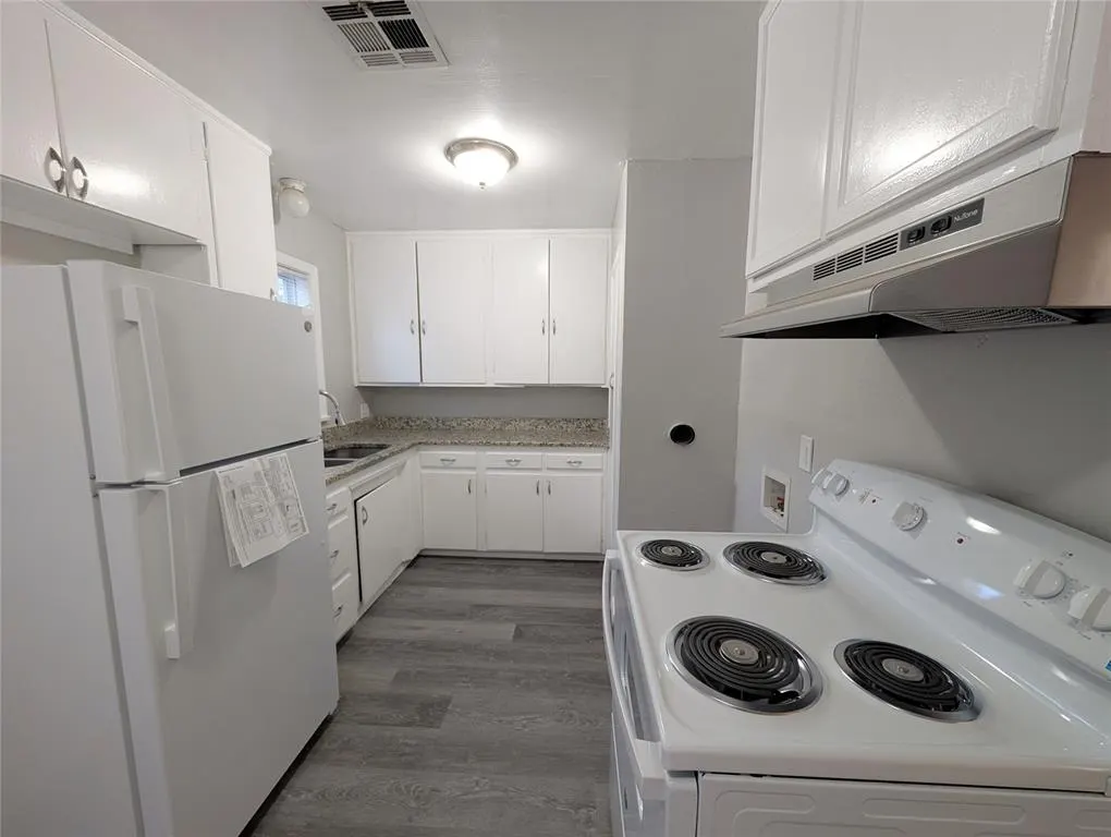Photo 6 — 221 E Myrtle Drive, Oklahoma City, OK 73110