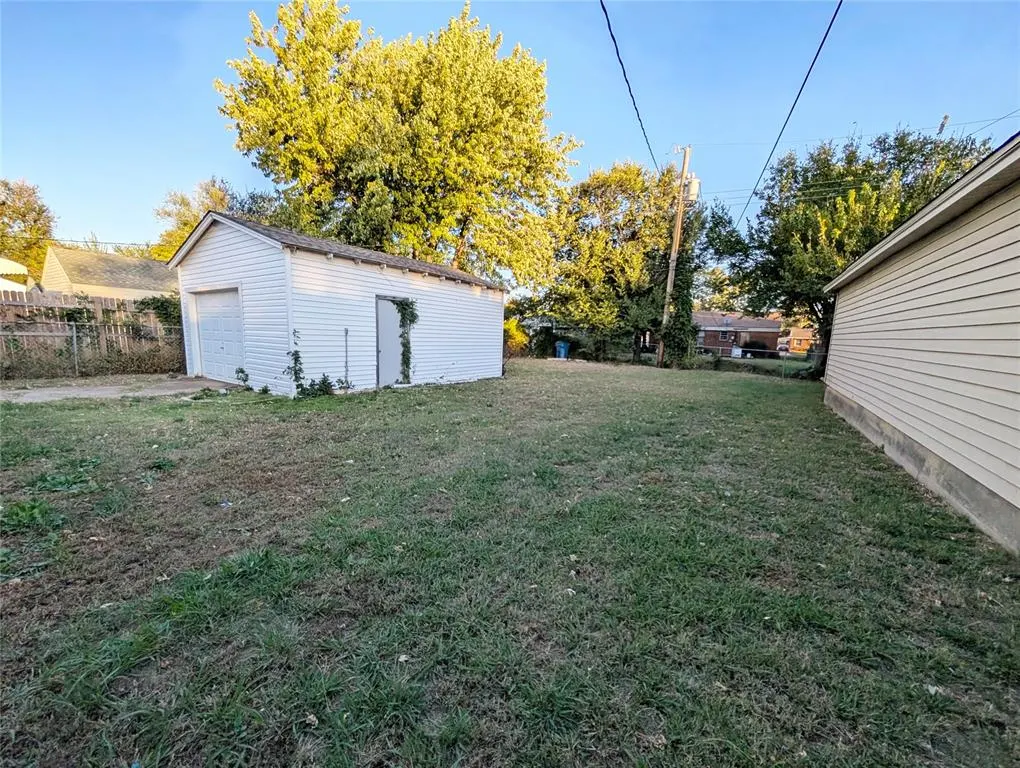 Photo 12 — 221 E Myrtle Drive, Oklahoma City, OK 73110