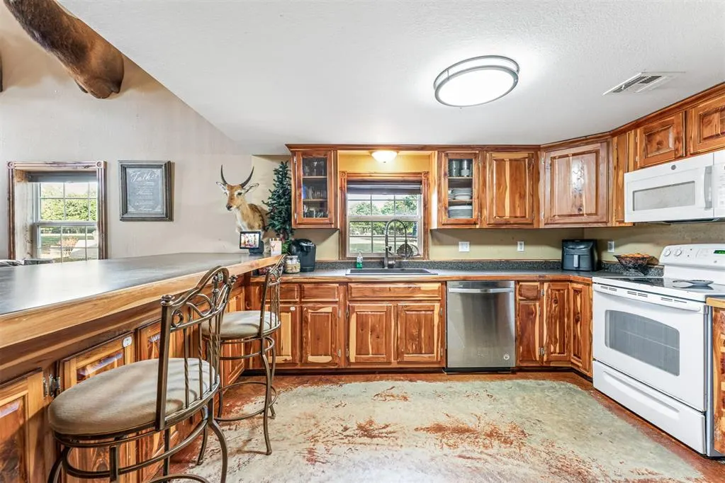 Photo 16 — 106080 N 3810 Road, Okemah, OK 74859