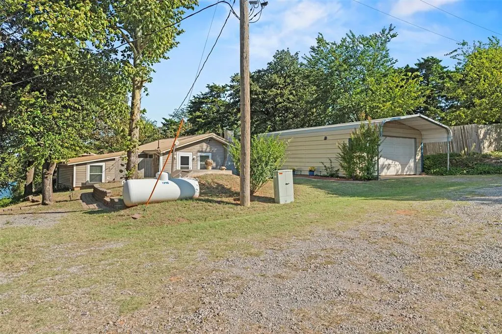 Photo 3 — 21324 E 10th Street, Hinton, OK 73047
