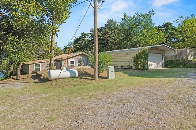Photo 3 — 21324 E 10th Street, Hinton, OK 73047