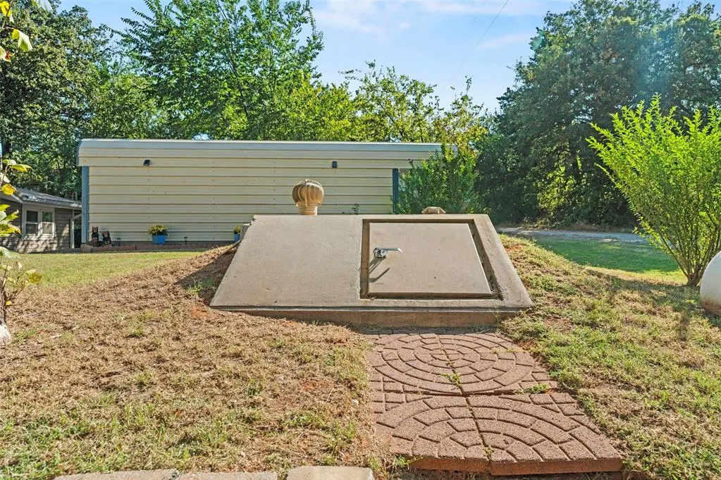 Photo 4 — 21324 E 10th Street, Hinton, OK 73047