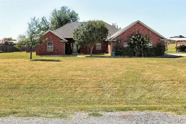 Front exterior — 15 Prairie view Road, Elgin, OK 73538