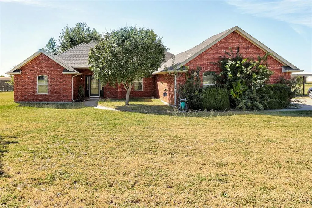 Photo 2 — 15 Prairie view Road, Elgin, OK 73538