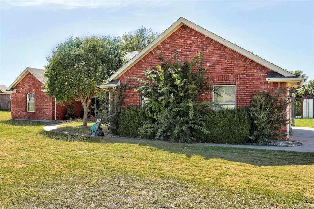 Photo 3 — 15 Prairie view Road, Elgin, OK 73538