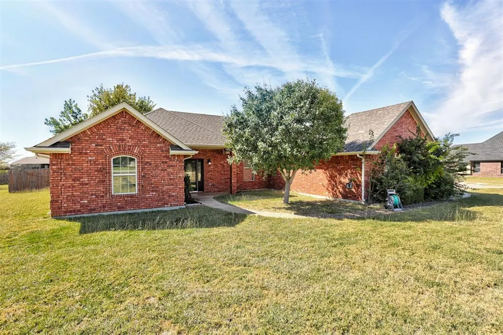 Photo 4 — 15 Prairie view Road, Elgin, OK 73538