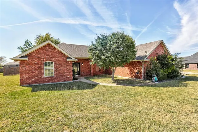 Photo 4 — 15 Prairie view Road, Elgin, OK 73538