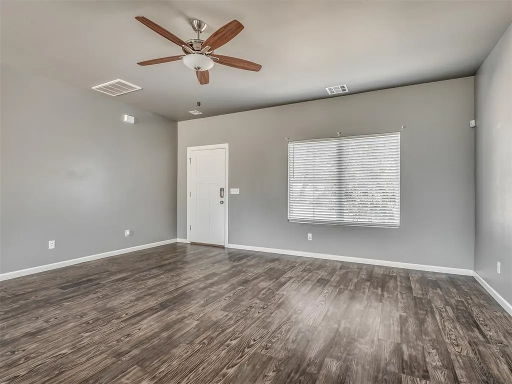 Photo 3 — 513 N Main Street, Arcadia, OK 73007