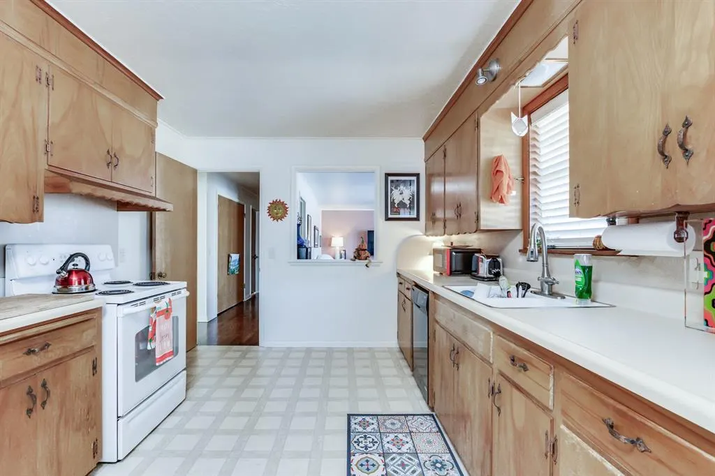 Photo 7 — 5309 N Shartel Avenue, Oklahoma City, OK 73118