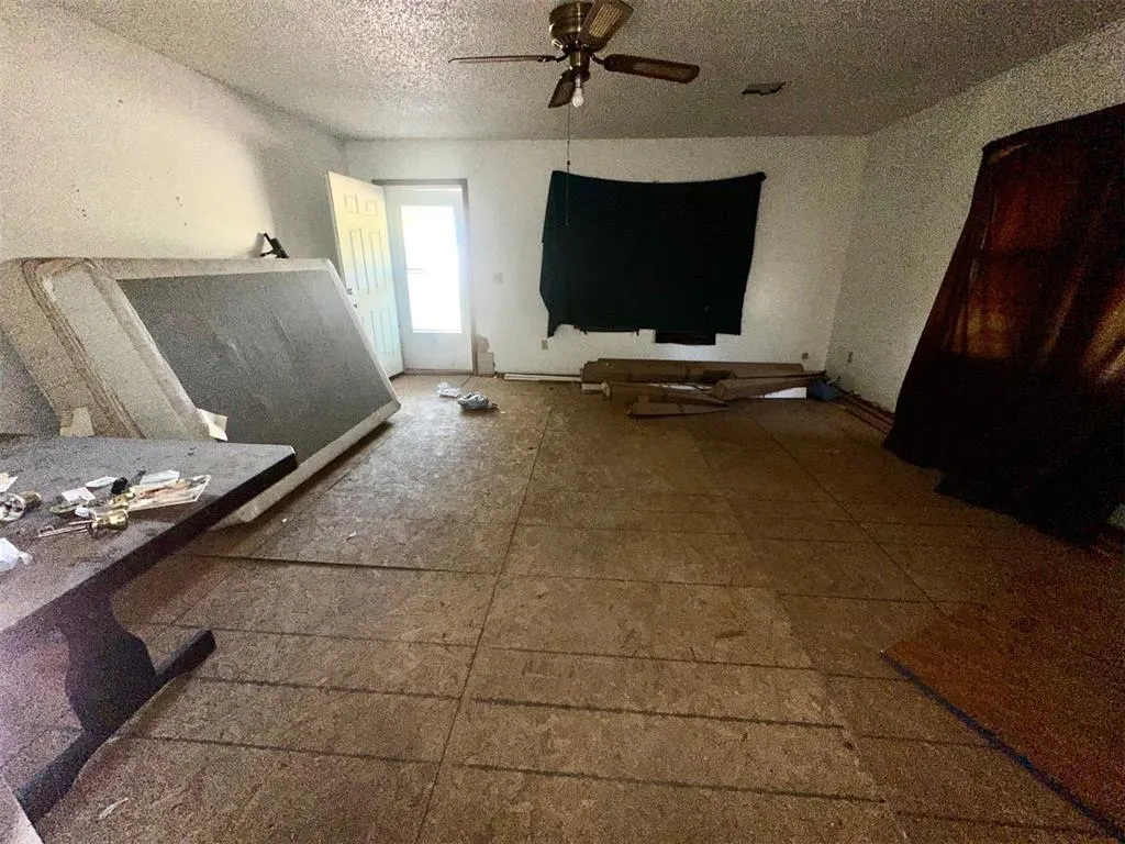 Photo 4 — 214 E Highland, Tecumseh, OK 74873