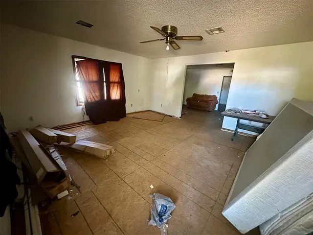 Photo 5 — 214 E Highland, Tecumseh, OK 74873
