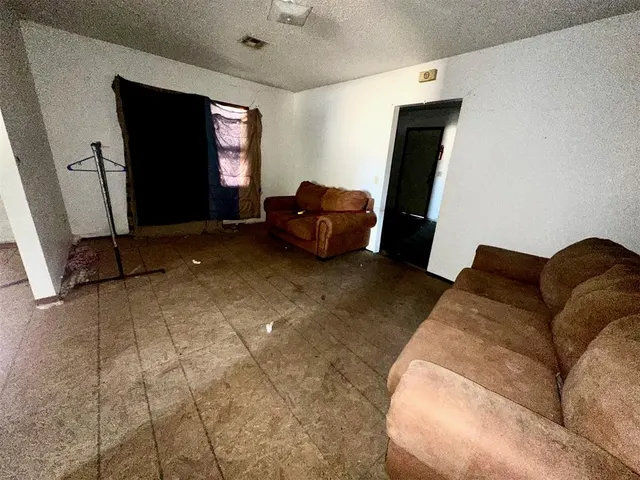 Photo 7 — 214 E Highland, Tecumseh, OK 74873