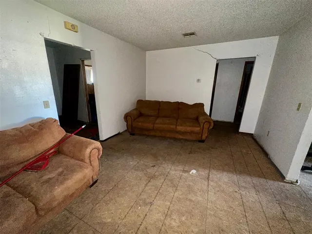 Photo 8 — 214 E Highland, Tecumseh, OK 74873
