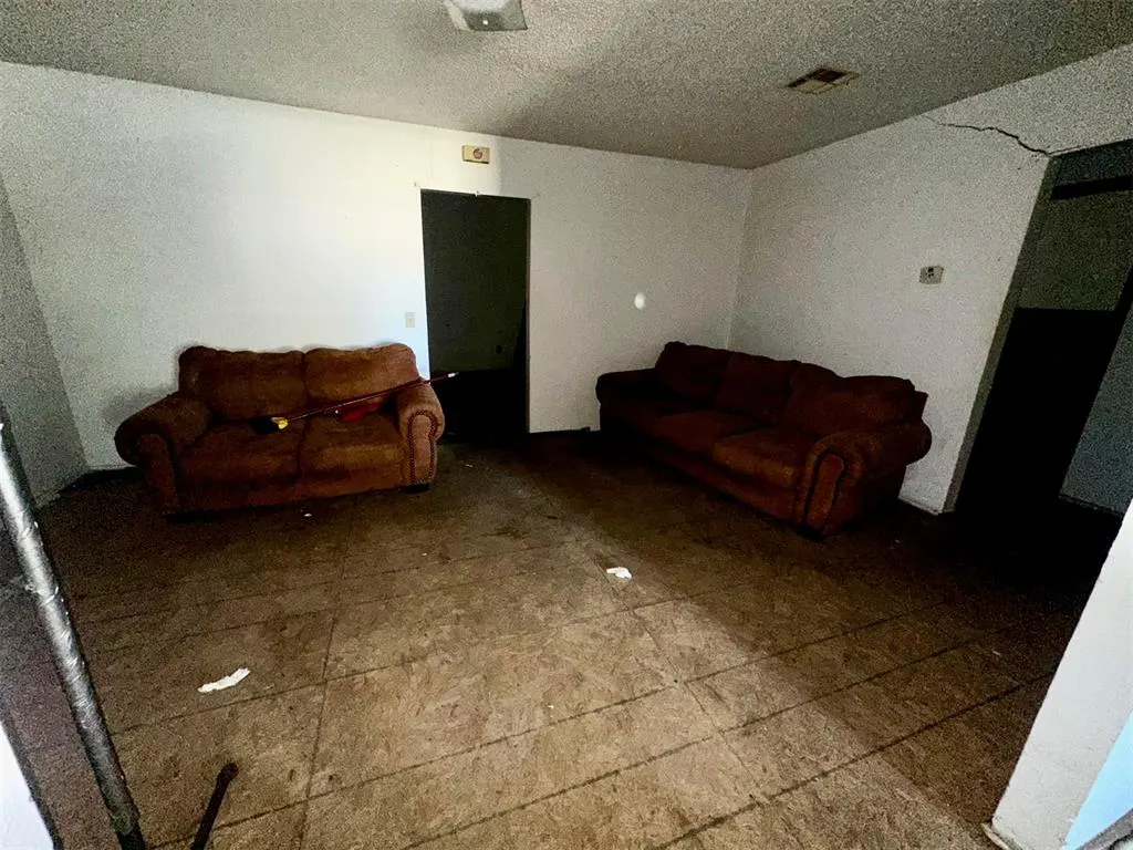 Photo 9 — 214 E Highland, Tecumseh, OK 74873