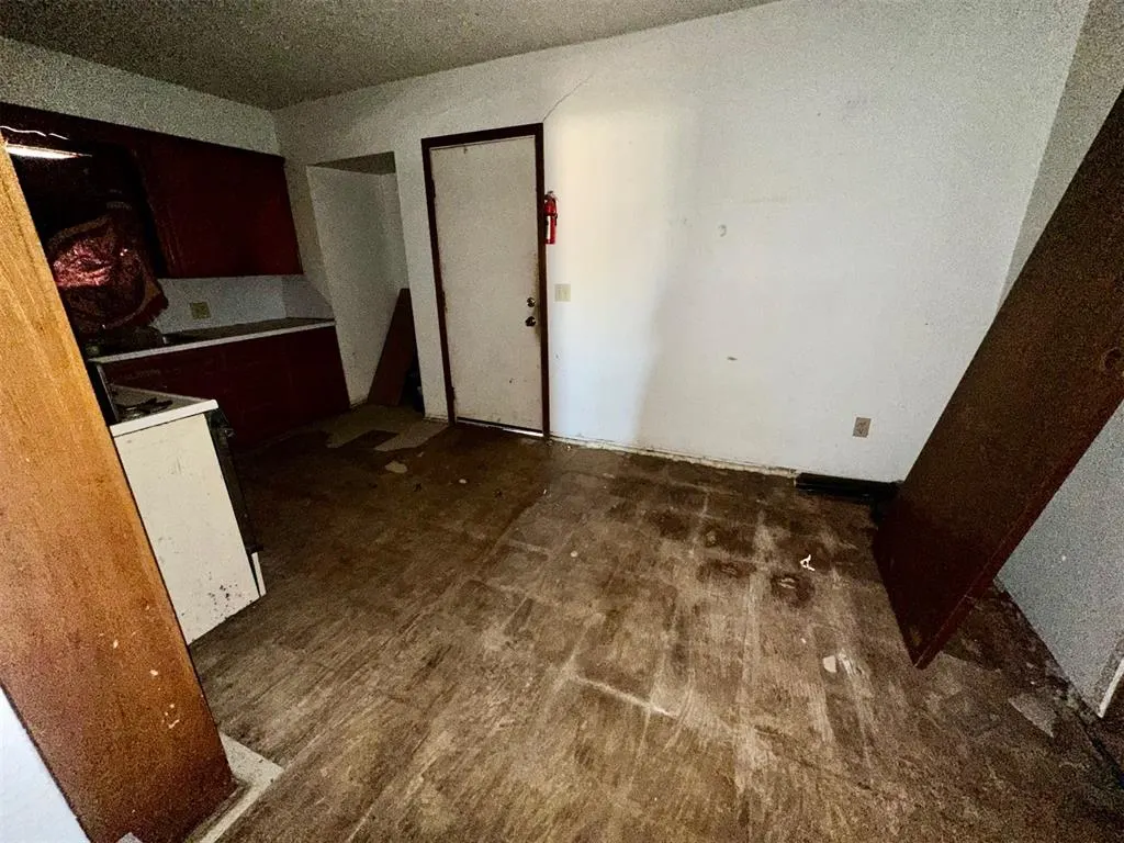 Photo 10 — 214 E Highland, Tecumseh, OK 74873