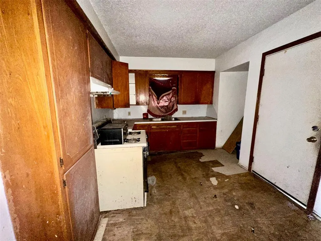 Photo 11 — 214 E Highland, Tecumseh, OK 74873