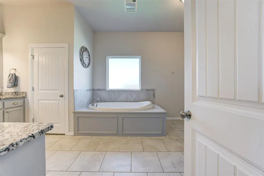 Photo 21 — 1510 Leeward Avenue, Edmond, OK 73025