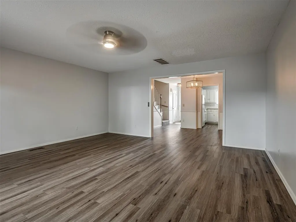 Photo 13 — 3037 W Wilshire Boulevard, Oklahoma City, OK 73116