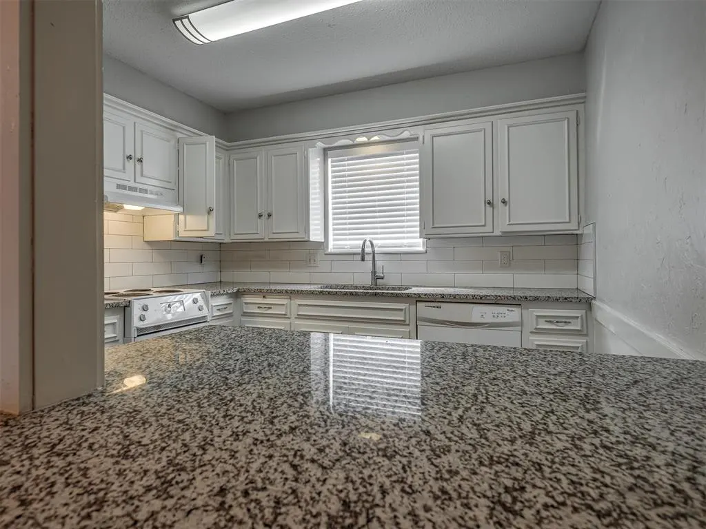 Photo 14 — 3037 W Wilshire Boulevard, Oklahoma City, OK 73116