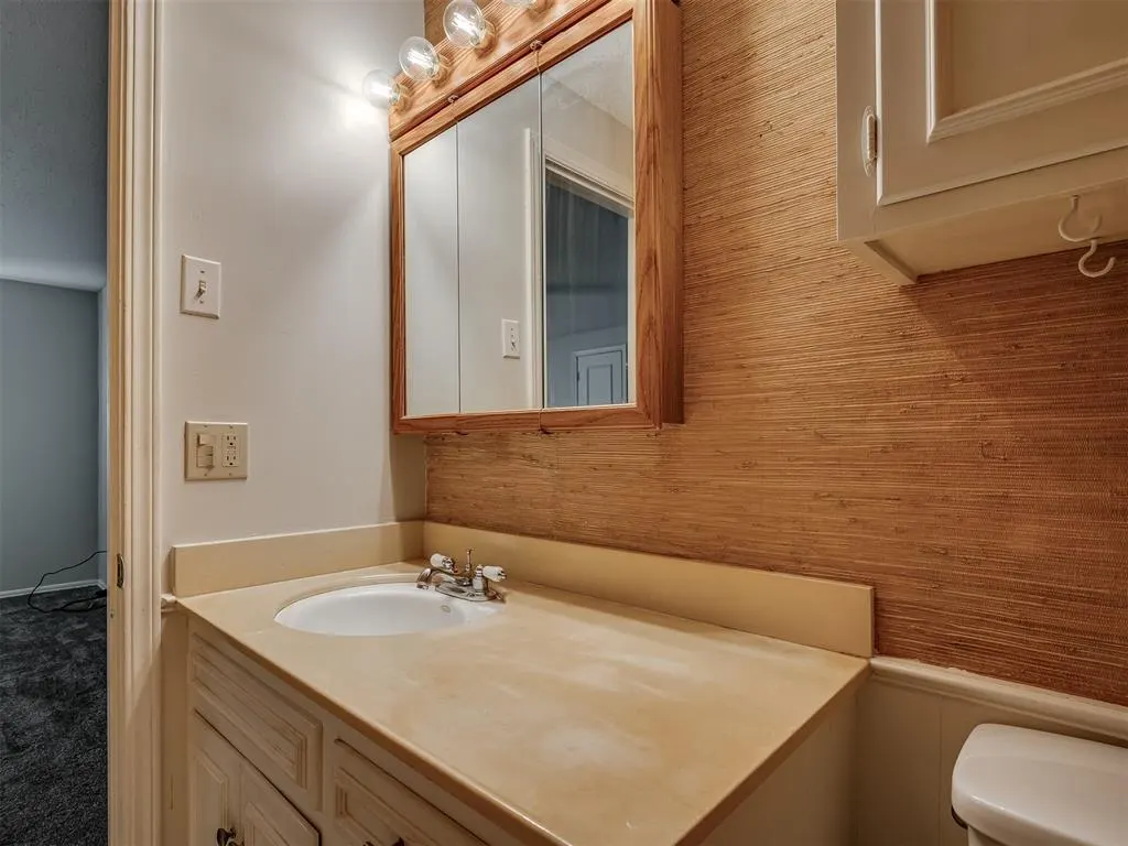 Photo 42 — 3037 W Wilshire Boulevard, Oklahoma City, OK 73116