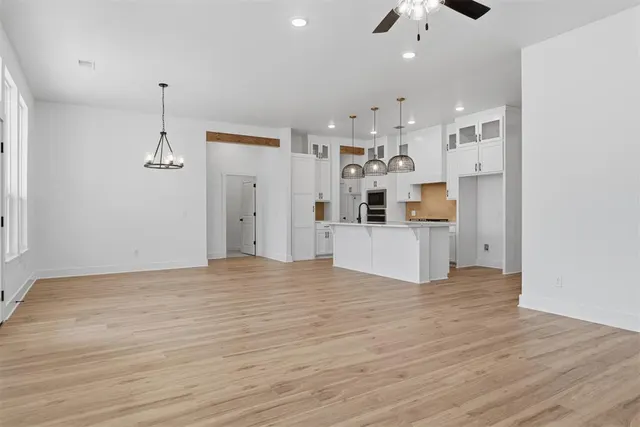 Photo 5 — 3017 James Way, Guthrie, OK 73044