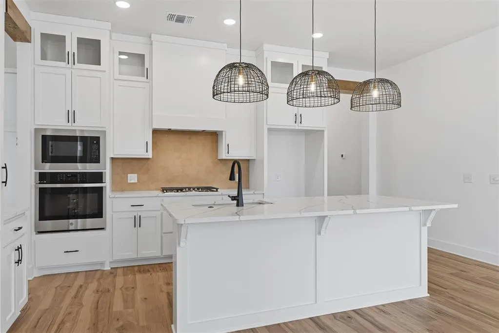 Photo 16 — 3017 James Way, Guthrie, OK 73044