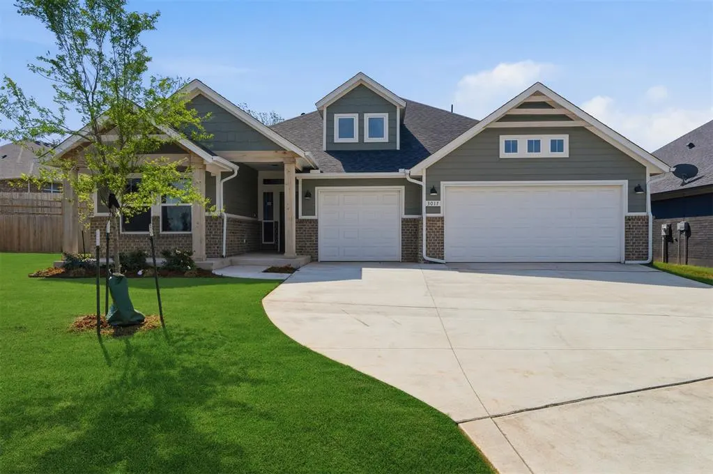 Photo 2 — 3017 James Way, Guthrie, OK 73044