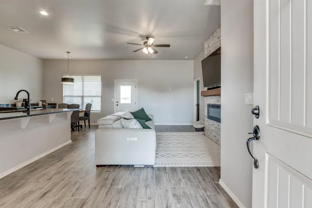 Photo 3 — 29999 Triple Crown Place, Cashion, OK 73016
