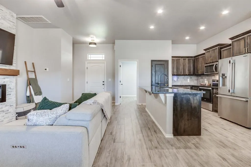 Photo 5 — 29999 Triple Crown Place, Cashion, OK 73016