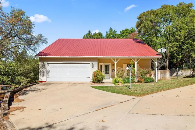 Photo 2 — 3278 Charles F Cooper Memorial Drive, Sulphur, OK 73086