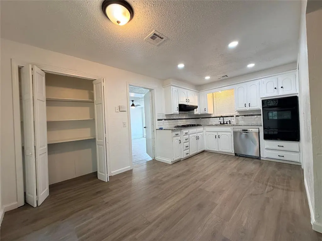 Photo 4 — 5313 Brookdale Drive, Oklahoma City, OK 73135