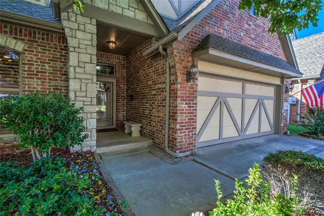 Photo 2 — 17919 Arbor Lane, Edmond, OK 73012