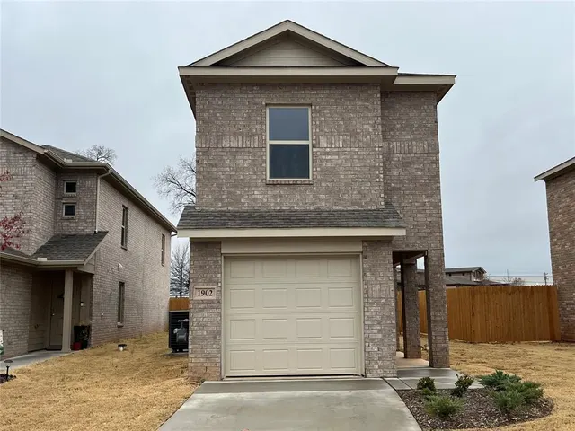 Front exterior — 1902 Wolford Way, Norman, OK 73071