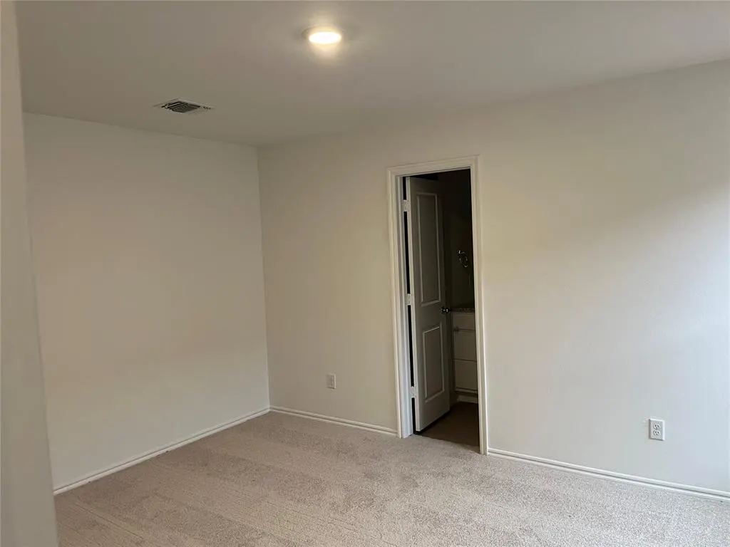 Photo 2 — 1902 Wolford Way, Norman, OK 73071